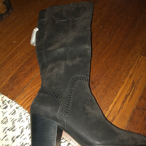 Boots - Picture 5 of 8